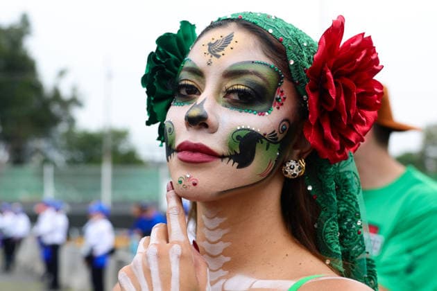 A performer poses before the FIFA World Cup, WM, Weltmeisterschaft, Fussball 2026 last 16 match between Mexico and England at the Estadio Azteca, Mexico City, Mexico on 5 July 2026. Copyright: xPeterxDovganx 45230004