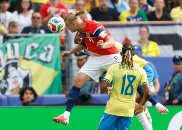 Norway s Erling Haaland (9) scores a goal against Brazil in the second half of a Round of 16 FIFA World Cup, WM, Weltmeisterschaft, Fussball match at New York New Jersey Stadium in East Rutherford, New Jersey, on Sunday, July 5, 2026.  NYP20260705999 JOHNxANGELILLO
