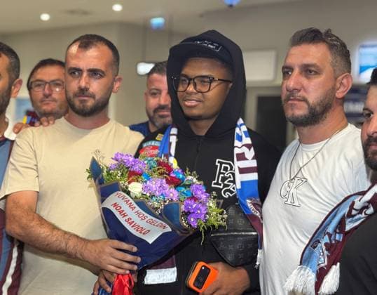 Trabzonspor s new transfers, Malinovskyi and Saviolo arrive in Turkiye TRABZON, TURKIYE - JULY 5: Trabzonspor s new signing Noah Saviolo answers journalists questions upon his arrival in Trabzon, alongside fellow new signing Ruslan Malinovskyi (not seen), in Trabzon, Turkiye, on July 5, 2026. Hasan Tascan Anadolu Trabzon Turkey. Editorial use only. Please get in touch for any other usage.  Copyright: x2026xAnadoluxHasanxTascanx