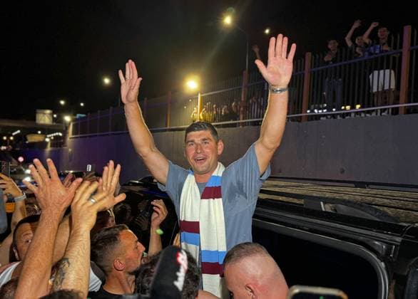 Trabzonspor s new transfers, Malinovskyi and Saviolo arrive in Turkiye TRABZON, TURKIYE - JULY 5: Trabzonspor s new signing Ruslan Malinovskyi answers journalists questions upon his arrival in Trabzon, alongside fellow new signing Noah Saviolo (not seen), in Trabzon, Turkiye, on July 5, 2026. Hasan Tascan Anadolu Trabzon Turkey. Editorial use only. Please get in touch for any other usage.  Copyright: x2026xAnadoluxHasanxTascanx
