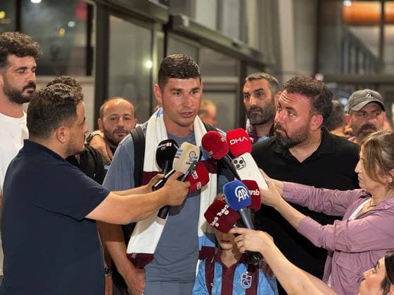 Trabzonspor s new transfers, Malinovskyi and Saviolo arrive in Turkiye TRABZON, TURKIYE - JULY 5: Trabzonspor s new signing Ruslan Malinovskyi answers journalists questions upon his arrival in Trabzon, alongside fellow new signing Noah Saviolo (not seen), in Trabzon, Turkiye, on July 5, 2026. Hasan Tascan Anadolu Trabzon Turkey. Editorial use only. Please get in touch for any other usage.  Copyright: x2026xAnadoluxHasanxTascanx