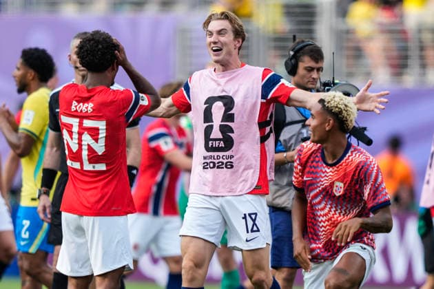 Fotball-VM 2026: Brasil - Norge East Rutherford, New Jersey , USA 20260705. Norges Kristian Thorstvedt etter kampslutt i 8-delsfinalen mellom Brasil og Norge under fotball-VM 2026 pa New Jersey stadion. Foto: Fredrik Varfjell NTB East Rutherford, New Jersey USA EDITORIAL USE ONLY. RESTRICTED USE FOR BETTING COMPANIES Ref:_SPOShIhBEUAynU.jpg *** 2026 FIFA World Cup Brazil Norway East Rutherford, New Jersey, USA 20260705 Norway’s Kristian Thorstvedt after the final whistle in the Round of 16 match between Brazil and Norway during the 2026 FIFA World Cup at New Jersey Stadium. Photo: Fredrik Varfjell, NTB, East Rutherford, New Jersey, USA EDITORIAL USE ONLY RESTRICTED USE FOR BETTING COMPANIES  Copyright: xFredrikxVarfjellx xNTBx