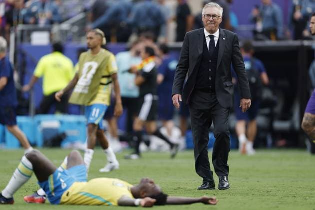 EAST RUTHERFORD, NEW JERSEY - Vinicius Junior of Brazil and Brazil manager Carlo Ancelotti look frustrated during the 2026 FIFA World Cup, WM, Weltmeisterschaft, Fussball round of 16 match between Brazil and Norway at Metlife Stadium on July 5, 2026, in East Rutherford, New Jersey, United States. MAURICE VAN STEEN ANP FIFA World Cup 2026 - round of 16 2026 xVIxANPxSportx xMauricexvanxSteenxIVx 562899742 originalFilename: 562899742.jpg