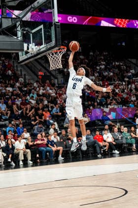 United States v Serbia: Final - FIBA U17, U 17 Basketball World Cup 2026 Cayden Daughtry of the United States dunks the ball during the FIBA U17 Basketball World Cup final match between the United States and Serbia at BDC Main Venue in Istanbul, Turkey, on July 5, 2026. Istanbul Istanbul Turkey  Copyright: xYagizxGurtugx originalFilename:gurtug-usavserb260705_npSUd.jpg