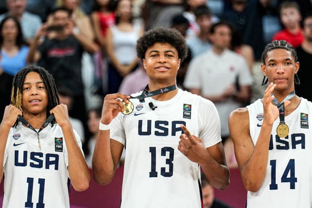 United States v Serbia: Final - FIBA U17, U 17 Basketball World Cup 2026 Joaquim Boumtje Boumtje of the United States displays his medal during the medal ceremony after the FIBA U17 Basketball World Cup final match between the United States and Serbia at BDC Main Venue in Istanbul, Turkey, on July 5, 2026. Istanbul Istanbul Turkey  Copyright: xYagizxGurtugx originalFilename:gurtug-usavserb260705_npNZR.jpg