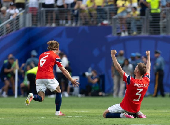 EAST RUTHERFORD, NEW JERSEY - JULY 5: Kristoffer Vassbakk Ajer of Norway celebrates after the FIFA World Cup, WM, Weltmeisterschaft, Fussball 2026 Round Of 16 match between Brazil and Norway at New York New Jersey Stadium on July 5, 2026 in East Rutherford, New Jersey.  Copyright: xMBxMediax