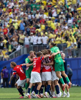 EAST RUTHERFORD, NEW JERSEY - JULY 5: The Norway team celebrate after the FIFA World Cup, WM, Weltmeisterschaft, Fussball 2026 Round Of 16 match between Brazil and Norway at New York New Jersey Stadium on July 5, 2026 in East Rutherford, New Jersey.  Copyright: xMBxMediax