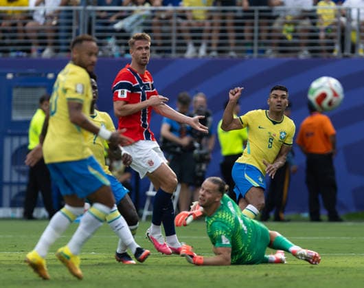 EAST RUTHERFORD, NEW JERSEY - JULY 5: Casemiro of Brazil has a shot at goal during the FIFA World Cup, WM, Weltmeisterschaft, Fussball 2026 Round Of 16 match between Brazil and Norway at New York New Jersey Stadium on July 5, 2026 in East Rutherford, New Jersey.  Copyright: xMBxMediax