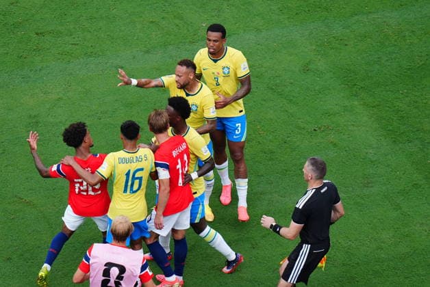 Brazil v Norway - FIFA World Cup, WM, Weltmeisterschaft, Fussball 2026 - Round of 16 NEW JERSEY, UNITED STATES - JULY 05: Players argue during the FIFA World Cup 2026 Round of 16 match between Brazil and Norway at New Jersey Stadium (MetLife Stadium) in East Rutherford, New Jersey, USA, on July 05, 2026. Hakan Akgun Anadolu New Jersey United States. Editorial use only. Please get in touch for any other usage.  Copyright: x2026xAnadoluxHakanxAkgunx