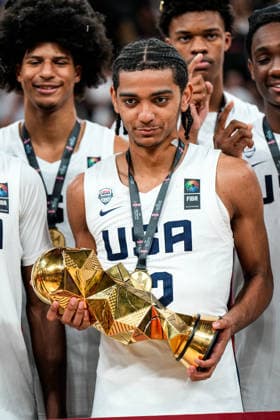 United States v Serbia: Final - FIBA U17, U 17 Basketball World Cup 2026 Beckham Black of the United States holds the World Cup trophy during the medal ceremony after the FIBA U17 Basketball World Cup final match between the United States and Serbia at BDC Main Venue on July 5, 2026, in Istanbul, Turkey. Istanbul Istanbul Turkey  Copyright: xYagizxGurtugx originalFilename:gurtug-usavserb260705_np81e.jpg