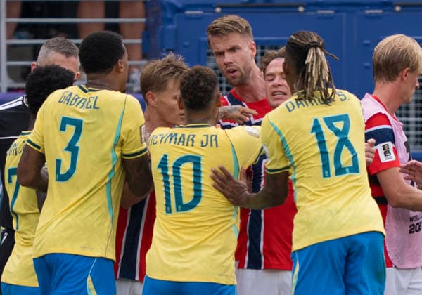 Rudelbildung und vorne ist Neymar (Brazil, 10) dabei FIFA World Cup, WM, Weltmeisterschaft, Fussball 2026: Brazil v Norway 05 July 2026, FIFA World Cup 2026: Brazil v Norway (Round of 16) at New York New Jersey Stadium in East Rutherford, New Jersey, USA. *** The team lines up, with Neymar Brazil leading the way; 10 players on the field. FIFA World Cup 2026: Brazil vs. Norway, July 5, 2026; FIFA World Cup 2026: Brazil vs. Norway, Round of 16, at New York New Jersey Stadium in East Rutherford, New Jersey, USA Copyright: HMBxMedia xMarcoxBader