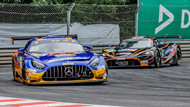 Maro Engel (GER, Mercedes, Mercedes-AMG Team Mann-Filter) vor Timo Glock (GER, McLaren, Dörr Motorsport), 05.07.2026, Nürnberg (Deutschland), Motorsport, DTM, Norisring Nürnberg 2026 *** Maro Engel (GER), Mercedes, Mercedes AMG Team Mann Filter, ahead of Timo Glock (GER), McLaren, Dörr Motorsport, July 5, 2026, Nuremberg, Germany, Motorsports, DTM, Norisring Nuremberg 2026 xprx