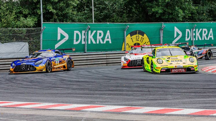 links Maro Engel (GER, Mercedes, Mercedes-AMG Team Mann-Filter), rechts Thomas Preining (AUT, Porsche, Manthey) vor Tom Kalender (GER, Mercedes, Mercedes-AMG Team Landgraf), 05.07.2026, Nürnberg (Deutschland), Motorsport, DTM, Norisring Nürnberg 2026 *** On the left: Maro Engel (GER), Mercedes, Mercedes AMG Team Mann Filter; on the right: Thomas Preining (AUT), Porsche, Manthey, ahead of Tom Kalender (GER), Mercedes, Mercedes AMG Team Landgraf; July 5, 2026, Nuremberg, Germany; Motorsports, DTM, Norisring Nuremberg 2026 xprx