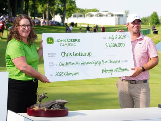 SILVIS, IL - JULY 05: PGA, Golf Herren golfer Chris Gotterup poses with the check after winning the John Deere Classic on July 5, 2026, at TPC Deere Run in Silvis, Illinois. (Photo by Brian Spurlock Icon Sportswire) GOLF: JUL 05 PGA John Deere Classic EDITORIAL USE ONLY Icon26070520