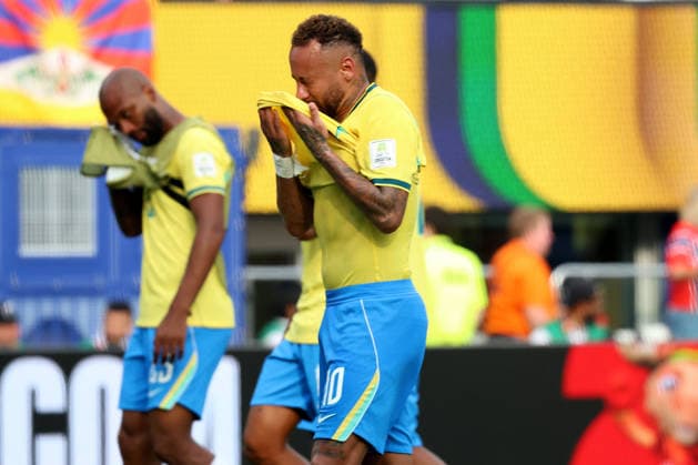 Brazil s Neymar (C) cries at the end of a 2026 FIFA World Cup, WM, Weltmeisterschaft, Fussball match between Brazil and Norway at MetLife Stadium in New Jersey, United States 05 July 2026. FIFA World Cup 2026: Brazil - Norway !ACHTUNG: NUR REDAKTIONELLE NUTZUNG!  Copyright: xOctavioxGuzmanx AMDEP8266 20260705-55020811178_1