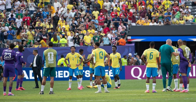 Brazil team after loosing their FIFA World Cup, WM, Weltmeisterschaft, Fussball 2026 :Round of 16 Brazil v. Norway 5 July 2026 NEW YORK NEW JERSEY New Jersey Stadium USA By IMAGO Didier Lefa Studio Desire Ameka NEW YORK NEW JERSEY Stadium United State of America