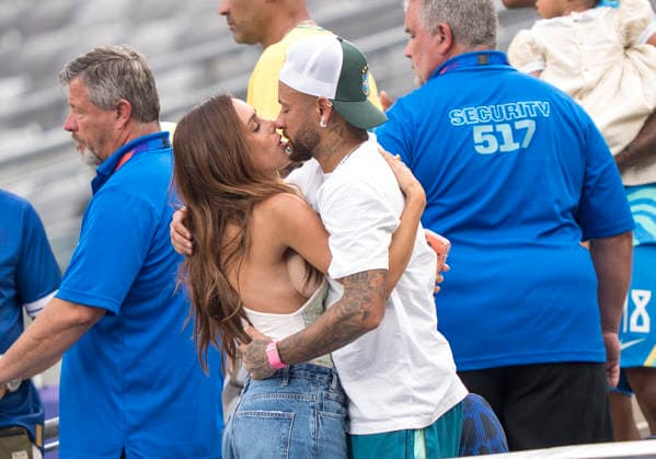 Neymar (Brazil, 10) mit seiner Partnerin Bruna Biancardi FIFA World Cup, WM, Weltmeisterschaft, Fussball 2026: Brazil v Norway 05 July 2026, FIFA World Cup 2026: Brazil v Norway (Round of 16) at New York New Jersey Stadium in East Rutherford, New Jersey, USA. *** Neymar of Brazil, No. 10, with his partner Bruna Biancardi; 2026 FIFA World Cup: Brazil vs. Norway, July 5, 2026; 2026 FIFA World Cup: Brazil vs. Norway, Round of 16, at New York New Jersey Stadium in East Rutherford, New Jersey, USA Copyright: HMBxMedia xMarcoxBader