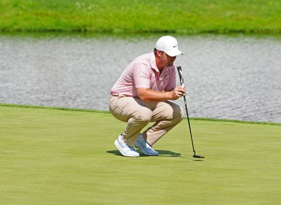SILVIS, IL - JULY 05: PGA, Golf Herren golfer Chris Gotterup putts on the 18th hole during the final round of the John Deere Classic on July 5, 2026, at TPC Deere Run in Silvis, Illinois. (Photo by Brian Spurlock Icon Sportswire) GOLF: JUL 05 PGA John Deere Classic EDITORIAL USE ONLY Icon26070537
