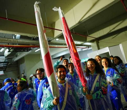 Flagbearers undercover, away from the storm Mexico v England, 2026 FIFA World Cup, WM, Weltmeisterschaft, Fussball Round of 16, Football, Azteca Stadium, Mexico City, Mexico - 05 Jul 2026Mexico City Azteca Stadium Mexico  Copyright: xJavierxGarcia Shutterstockx 16975483s