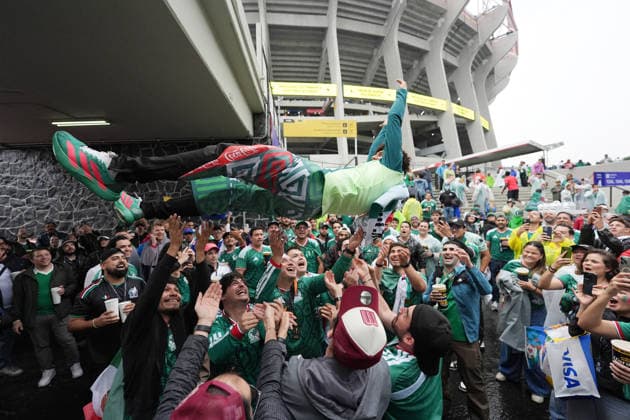 Mexico v England Round of 16 FIFA World Cup, WM, Weltmeisterschaft, Fussball 2026 Fans of Mexico attend the Mexico City Stadium to support their national team, Nationalteam during the FIFA World Cup 2026 round of 16 match between Mexico and England. on July 5, 2026 in Mexico City, Mexico. (Photo by Ian Robles Eyepix Group) Copyright: xIanxRobles xEyepixxGroupx EL_05072026_191128JPEG