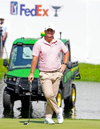 SILVIS, IL - JULY 05: PGA, Golf Herren golfer Chris Gotterup waits to putt on the 18th hole during the final round of the John Deere Classic on July 5, 2026, at TPC Deere Run in Silvis, Illinois. (Photo by Brian Spurlock Icon Sportswire) GOLF: JUL 05 PGA John Deere Classic EDITORIAL USE ONLY Icon26070542