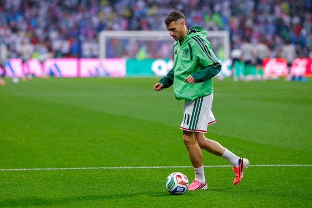 FIFA World Cup, WM, Weltmeisterschaft, Fussball 2026 MEXICO VS ENGLAND FIFA WORLD CUP 2026 MEXICO VS ENGLAND MEXICO VS ENGLAND 05072026 MEXICO CITY, MEXICO. Action photo of Santiago Gimenez of the Mexico team, during game of the FIFA World Cup 2026 held at the Estadio Ciudad de Mexico of Mexico City. Foto de accion de Santiago Gimenez de Mexico, durante juego de Copa del Mundo 2026 de la FIFA en el Estadio Ciudad de MÃ xico de la Ciudad de Mexico. PHOTO BY IMAGENSHOP AGENCIA FOTOGRAFICA MEXICO CITY MEXICO CITY MEXICO *** FIFA WORLD CUP 2026 MEXICO VS ENGLAND FIFA WORLD CUP 2026 MEXICO VS ENGLAND MEXICO VS ENGLAND 07 05 2026 MEXICO CITY, MEXICO Action photo of Santiago Gimenez of the Mexico team during a 2026 FIFA World Cup match held at the Estadio Ciudad de México in Mexico City Action photo of Santiago Gimenez of Mexico, during a 2026 FIFA World Cup match at the Estadio Ciudad de México in Mexico City PHOTO BY IMAGENSHOP PHOTO AGENCY MEXICO CITY MEXICO CITY MEXICO Copyright: xYOALIxMARTINEZx