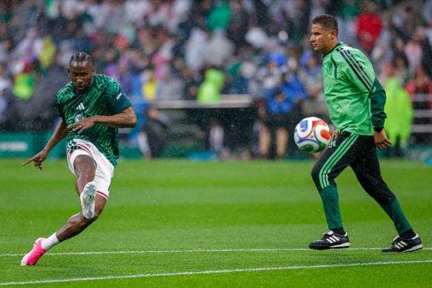 FIFA World Cup, WM, Weltmeisterschaft, Fussball 2026 MEXICO VS ENGLAND FIFA WORLD CUP 2026 MEXICO VS ENGLAND MEXICO VS ENGLAND 05072026 MEXICO CITY, MEXICO. Action photo of Julian Quinones of the Mexico team, during game of the FIFA World Cup 2026 held at the Estadio Ciudad de Mexico of Mexico City. Foto de accion de Julian Quinones de Mexico, durante juego de Copa del Mundo 2026 de la FIFA en el Estadio Ciudad de MÃ xico de la Ciudad de Mexico. PHOTO BY IMAGENSHOP AGENCIA FOTOGRAFICA MEXICO CITY MEXICO CITY MEXICO *** FIFA WORLD CUP 2026 MEXICO VS ENGLAND FIFA WORLD CUP 2026 MEXICO VS ENGLAND MEXICO VS ENGLAND 07 05 2026 MEXICO CITY, MEXICO Action photo of Julian Quinones of the Mexico team during a 2026 FIFA World Cup match held at the Estadio Ciudad de México in Mexico City Action photo of Julian Quinones of Mexico, during a 2026 FIFA World Cup match at the Estadio Ciudad de México in Mexico City PHOTO BY IMAGENSHOP PHOTO AGENCY MEXICO CITY MEXICO CITY MEXICO Copyright: xYOALIxMARTINEZx
