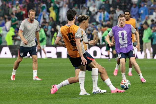 FIFA World Cup, WM, Weltmeisterschaft, Fussball 2026 - Round of 16 - Mexico vs. England Players of England warm up ahead of the FIFA World Cup 2026 Round of 16 soccer match between Mexico and England, in Mexico City, Mexico, 05 July 2026. Ciudad de Mexico Mexico  Copyright: xJOSExMENDEZx