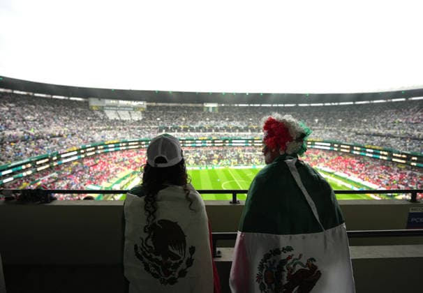 (260706) -- MEXICO CITY, July 6, 2026 -- Spectators wait for the start of the match before the round of 16 match between Mexico and England at the 2026 FIFA World Cup, WM, Weltmeisterschaft, Fussball at the Mexico City Stadium, Mexico, July 5, 2026. The match was rescheduled due to adverse weather conditions. ) (SP)MEXICO-MEXICO CITY-FOOTBALL-FIFA WORLD CUP-ROUND OF 16-MEX VS ENG LixMuzi 