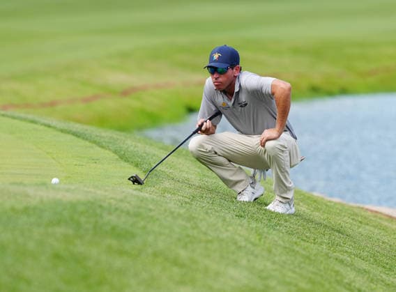 SILVIS, IL - JULY 05: PGA, Golf Herren golfer Beth Kohles lines up his putt on the 18th hole during the final round of the John Deere Classic on July 5, 2026, at TPC Deere Run in Silvis, Illinois. (Photo by Brian Spurlock Icon Sportswire) GOLF: JUL 05 PGA John Deere Classic EDITORIAL USE ONLY Icon26070574