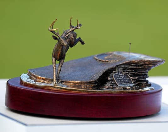 SILVIS, IL - JULY 05: The John Deere Trophyis on display before the trophy presentation during the final round of the John Deere Classic on July 5, 2026, at TPC Deere Run in Silvis, Illinois. (Photo by Brian Spurlock Icon Sportswire) GOLF: JUL 05 PGA, Golf Herren John Deere Classic EDITORIAL USE ONLY Icon26070579