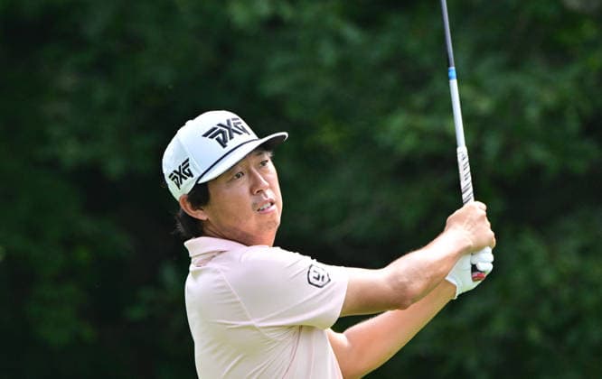 SILVIS, IL - JULY 05: Golfer David Lipsky hits his shot on the 32 tee during the final round of the John Deere Classic on July 05, 2026, at TPC Deere Run in Silvis, Illinois. (Photo by Keith Gillett Icon Sportswire) GOLF: JUL 05 PGA, Golf Herren John Deere Classic EDITORIAL USE ONLY Icon26070505