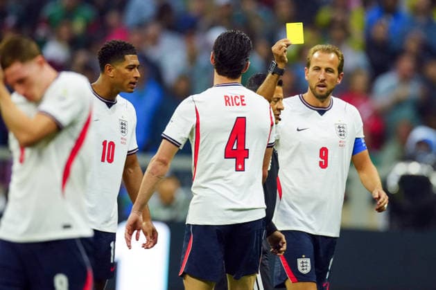 Declan Rice of England is booked Mexico v England, 2026 FIFA World Cup, WM, Weltmeisterschaft, Fussball Round of 16, Football, Azteca Stadium, Mexico City, Mexico - 05 Jul 2026Mexico City Azteca Stadium Mexico  Copyright: xJavierxGarcia Shutterstockx 16975483ar