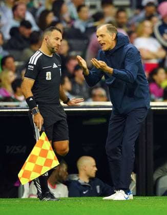 Thomas Tuchel, coach of England complains to the linesman Mexico v England, 2026 FIFA World Cup, WM, Weltmeisterschaft, Fussball Round of 16, Football, Azteca Stadium, Mexico City, Mexico - 05 Jul 2026Mexico City Azteca Stadium Mexico  Copyright: xJavierxGarcia Shutterstockx 16975483as