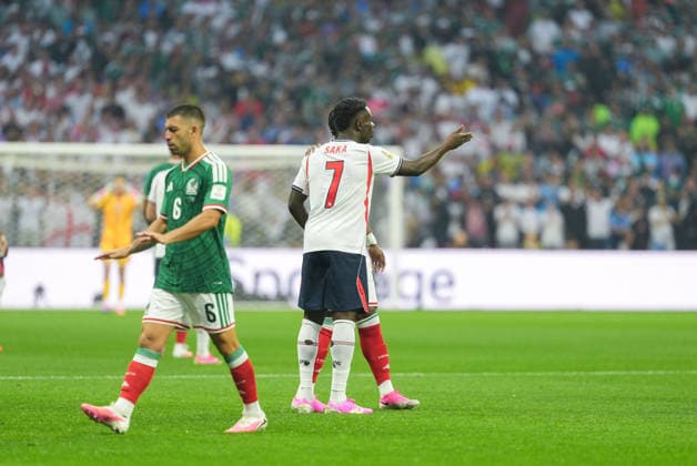 Mexico v England - FIFA World Cup, WM, Weltmeisterschaft, Fussball 2026 - Round of 16 MEXICO CITY, MEXICO - JULY 05: Bukayo Saka (7) of England gestures during the FIFA World Cup 2026 Round of 16 match between Mexico and England at Mexico Stadium (Estadio Azteca) in Mexico City, Mexico on July 05, 2026. Juancho Torres Anadolu Mexico City Mexico. Editorial use only. Please get in touch for any other usage.  Copyright: x2026xAnadoluxJuanchoxTorresx