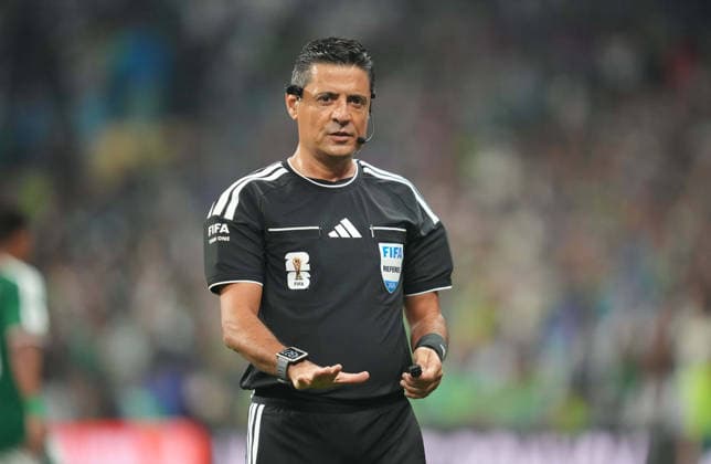 Alireza Faghani (Australia) during Mexico and England, Round of 16 FIFA World Cup, WM, Weltmeisterschaft, Fussball 2026, Azteca Stadium, Mexico, Mexico on July 5, 2026. Thor Wegner DeFodi Images. (Photo by DeFodi Images) - *** Alireza Faghani in Australia during the Mexico vs. England match in the Round of 16 of the 2026 FIFA World Cup at Azteca Stadium in Mexico City on July 5, 2026. Photo by DeFodi Images (Thor Wegner)