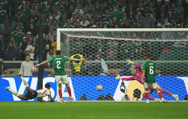 Jude Bellingham (England) scores and celebrates his teams second goal during Mexico and England, Round of 16 FIFA World Cup, WM, Weltmeisterschaft, Fussball 2026, Azteca Stadium, Mexico, Mexico on July 5, 2026. Thor Wegner DeFodi Images. (Photo by DeFodi Images) - *** Jude Bellingham of England scores and celebrates his team s second goal during the Round of 16 match between Mexico and England at the 2026 FIFA World Cup at Azteca Stadium in Mexico City, Mexico, on July 5, 2026. Photo by DeFodi Images (Thor Wegner)