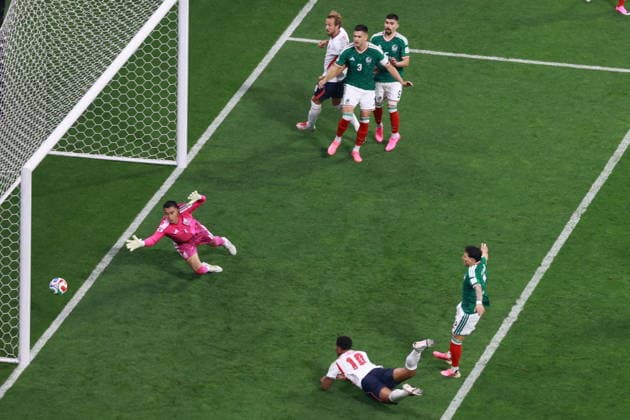 FIFA World Cup, WM, Weltmeisterschaft, Fussball 2026 - Round of 16 - Mexico vs. England Jude Bellingham of England (C) scores the 0-1 goal during the FIFA World Cup 2026 Round of 16 soccer match between Mexico and England, in Mexico City, Mexico, 05 July 2026. Mexico City Mexico  Copyright: xMARIOxGUZMANx