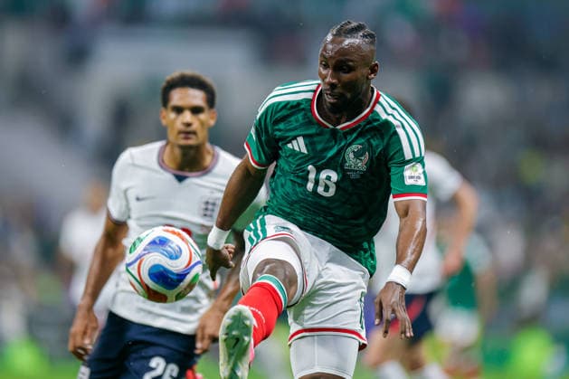 FIFA World Cup, WM, Weltmeisterschaft, Fussball 2026 MEXICO VS ENGLAND FIFA WORLD CUP 2026 MEXICO VS ENGLAND MEXICO VS ENGLAND 05072026 MEXICO CITY, MEXICO. Action photo of Julian Quinones (16) of Mexico, during game of the FIFA World Cup 2026 held at the Estadio Ciudad de Mexico of Mexico City. Foto de accion de Julian Quinones (16) de Mexico, durante juego de Copa del Mundo 2026 de la FIFA en el Estadio Ciudad de MÃ xico de la Ciudad de Mexico. PHOTO BY IMAGENSHOP AGENCIA FOTOGRAFICA MEXICO CITY MEXICO CITY MEXICO *** 2026 FIFA World Cup: Mexico vs. England 2026 FIFA World Cup: Mexico vs. England Mexico vs. England July 5, 2026, Mexico City, MEXICO Action photo of Julian Quinones (No. 16) of Mexico during a match of the 2026 FIFA World Cup held at the Estadio Ciudad de México in Mexico City Action photo of Julian Quinones (No. 16) of Mexico, during a 2026 FIFA World Cup match at the Estadio Ciudad de México in Mexico City PHOTO BY IMAGENSHOP PHOTO AGENCY MEXICO CITY MEXICO CITY MEXICO Copyright: xIMAGENSHOPxAGENCIAxFOTOGRAFICAx