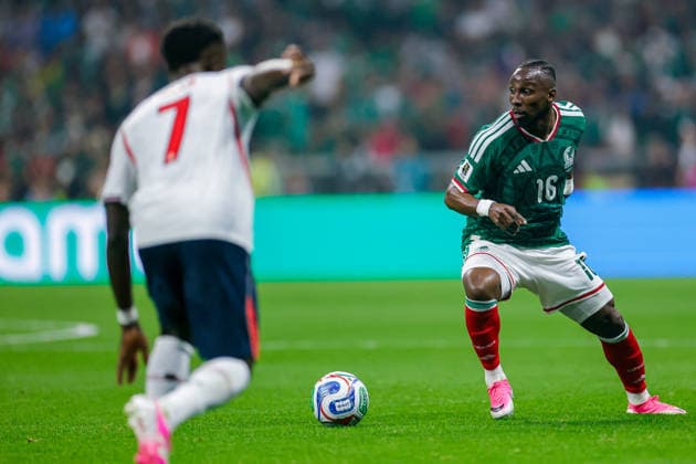 FIFA World Cup, WM, Weltmeisterschaft, Fussball 2026 MEXICO VS ENGLAND FIFA WORLD CUP 2026 MEXICO VS ENGLAND MEXICO VS ENGLAND 05072026 MEXICO CITY, MEXICO. Action photo of Julian Quinones (16) of Mexico, during game of the FIFA World Cup 2026 held at the Estadio Ciudad de Mexico of Mexico City. Foto de accion de Julian Quinones (16) de Mexico, durante juego de Copa del Mundo 2026 de la FIFA en el Estadio Ciudad de MÃ xico de la Ciudad de Mexico. PHOTO BY IMAGENSHOP AGENCIA FOTOGRAFICA MEXICO CITY MEXICO CITY MEXICO *** 2026 FIFA World Cup: Mexico vs. England 2026 FIFA World Cup: Mexico vs. England Mexico vs. England July 5, 2026, Mexico City, MEXICO Action photo of Julian Quinones (No. 16) of Mexico during a match of the 2026 FIFA World Cup held at the Estadio Ciudad de México in Mexico City Action photo of Julian Quinones (No. 16) of Mexico, during a 2026 FIFA World Cup match at the Estadio Ciudad de México in Mexico City PHOTO BY IMAGENSHOP PHOTO AGENCY MEXICO CITY MEXICO CITY MEXICO Copyright: xIMAGENSHOPxAGENCIAxFOTOGRAFICAx
