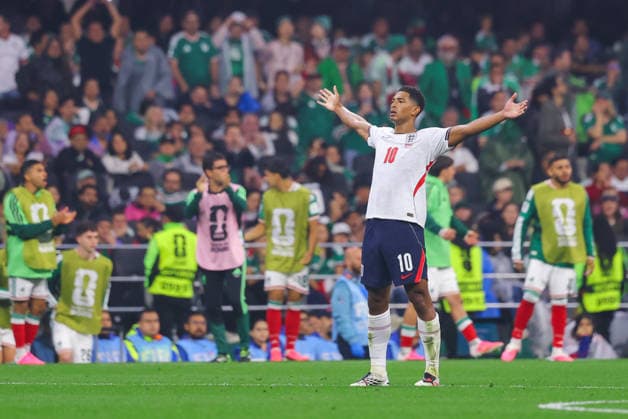 MEXICO CITY, MEXICO - JULY 5: Jude Bellingham of England celebrates after scoring a goal 1-0 during the FIFA World Cup, WM, Weltmeisterschaft, Fussball 2026 Round Of 16 match between Mexico and England at Mexico City Stadium on July 5, 2026 in Mexico City, Mexico.  Copyright: xMBxMediax