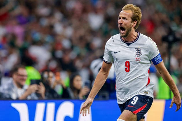 FIFA World Cup, WM, Weltmeisterschaft, Fussball 2026 MEXICO VS ENGLAND FIFA WORLD CUP 2026 MEXICO VS ENGLAND MEXICO VS ENGLAND 05072026 MEXICO CITY, MEXICO. Action photo of Harry Kane (9) of England celebrating a goal, during game of the FIFA World Cup 2026 held at the Estadio Ciudad de Mexico of Mexico City. Foto de accion de Harry Kane (9) de Inglaterra celebrando un gol, durante juego de Copa del Mundo 2026 de la FIFA en el Estadio Ciudad de MÃ xico de la Ciudad de Mexico. PHOTO BY IMAGENSHOP AGENCIA FOTOGRAFICA MEXICO CITY MEXICO CITY MEXICO *** 2026 FIFA World Cup: Mexico vs. England 2026 FIFA World Cup: Mexico vs. England Mexico vs. England July 5, 2026, Mexico City, MEXICO Action photo of England’s Harry Kane (No. 9) celebrating a goal during a 2026 FIFA World Cup match held at the Estadio Ciudad de México in Mexico City Action photo of England’s Harry Kane (No. 9) celebrating a goal, during a 2026 FIFA World Cup match at the Estadio Ciudad de México in Mexico City PHOTO BY IMAGENSHOP PHOTO AGENCY MEXICO CITY MEXICO CITY MEXICO Copyright: xIMAGENSHOPxAGENCIAxFOTOGRAFICAx