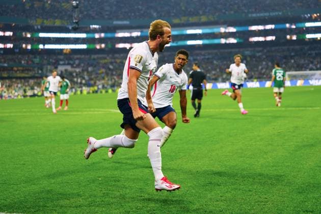 Harry Kane of England celebrates scoring from the penalty spot Mexico v England, 2026 FIFA World Cup, WM, Weltmeisterschaft, Fussball Round of 16, Football, Azteca Stadium, Mexico City, Mexico - 05 Jul 2026Mexico City Azteca Stadium Mexico  Copyright: xJavierxGarcia Shutterstockx 16975483cx