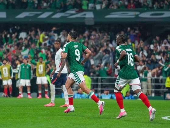 Mexico v England - FIFA World Cup, WM, Weltmeisterschaft, Fussball 2026 - Round of 16 MEXICO CITY, MEXICO - JULY 05: Raul Jimenez (9) of Mexico celebrates after scoring a goal during the FIFA World Cup 2026 Round of 16 match between Mexico and England at Mexico Stadium (Estadio Azteca) in Mexico City, Mexico on July 05, 2026. Juancho Torres Anadolu Mexico City Mexico. Editorial use only. Please get in touch for any other usage.  Copyright: x2026xAnadoluxJuanchoxTorresx