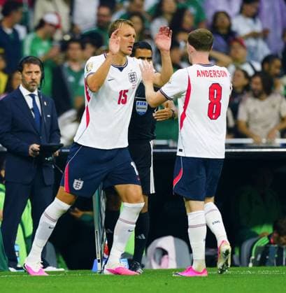 Dan Burn of England comes on for Elliot Anderson Mexico v England, 2026 FIFA World Cup, WM, Weltmeisterschaft, Fussball Round of 16, Football, Azteca Stadium, Mexico City, Mexico - 05 Jul 2026Mexico City Azteca Stadium Mexico  Copyright: xJavierxGarcia Shutterstockx 16975483dm