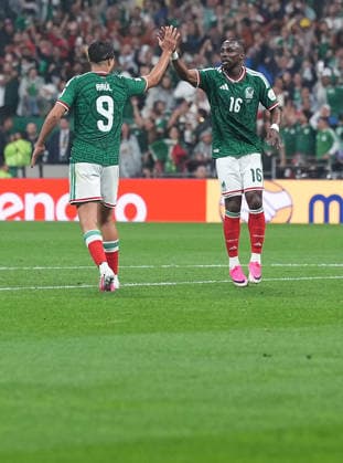 (260706) -- MEXICO CITY, July 6, 2026 -- Julian Quinones (R) of Mexico celebrates scoring during the round of 16 match between Mexico and England at the 2026 FIFA World Cup, WM, Weltmeisterschaft, Fussball at the Mexico City Stadium, Mexico, July 5, 2026. (Photo by Xinhua) (SP)MEXICO-MEXICO CITY-FOOTBALL-FIFA WORLD CUP-ROUND OF 16-MEX VS ENG MartinxZabala 