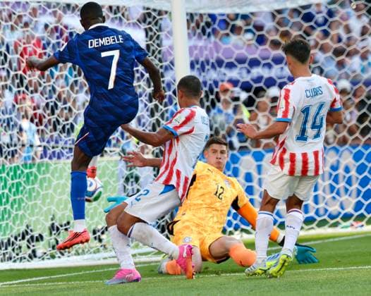 PHILADELPHIA, PENNSYLVANIA - JULY 04: Ousmane Dembele of Team France shoots during the 2026 FIFA World Cup, WM, Weltmeisterschaft, Fussball round of 16 match between Paraguay and France on July 4, 2026 in Philadelphia, Pennsylvania.  Copyright: xVCGx 111652311796