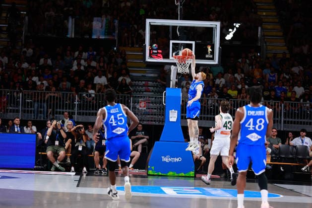 IPA86424134 - 01 Nico Mannion (born 2001, 191, Point Guard, EA7 Emporio Armani Milano) FIBA Basketball World Cup 2027 European Qualifiers Italy vs. Lithuania, Bologna, July 5, 2026, dunk during the FIBA World Cup 2027 European Qualifiers - Italy vs. Lithuania, FIBA World Cup in Bologna, Italy, July 5, 2026  Copyright: xValentinoxOrsini IPAxSportx xx 86424134