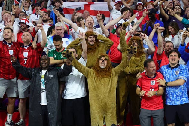 England fans celebrate England defeating Mexico 3-2 during the FIFA World Cup, WM, Weltmeisterschaft, Fussball 2026 last 16 match between Mexico and England at the Estadio Azteca, Mexico City, Mexico on 5 July 2026. Copyright: xPeterxDovganx 45230039