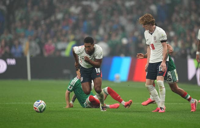 Jude Bellingham (England) during Mexico and England, Round of 16 FIFA World Cup, WM, Weltmeisterschaft, Fussball 2026, Azteca Stadium, Mexico, Mexico on July 5, 2026. Thor Wegner DeFodi Images. (Photo by DeFodi Images) - *** Jude Bellingham of England during the Round of 16 match between Mexico and England at the 2026 FIFA World Cup, Azteca Stadium, Mexico City, on July 5, 2026. Photo by DeFodi Images, Thor Wegner